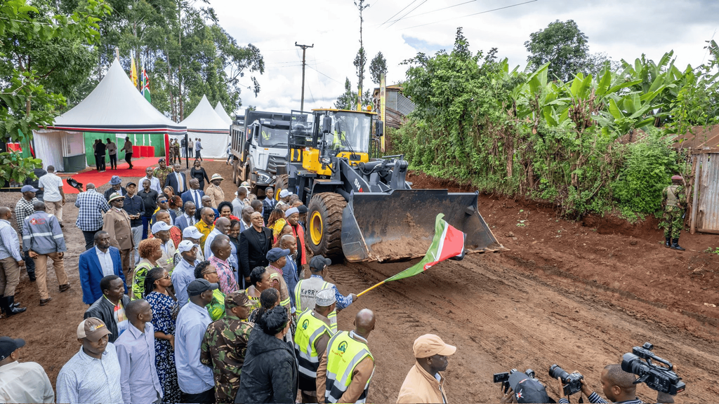 President Ruto during the launched construction of the 18.5km Kiriko-Kagumoini-Gitugi-Chui-Karugia road, Mathioya Constituency, Murang’a County on  Apr 24, 2026.
